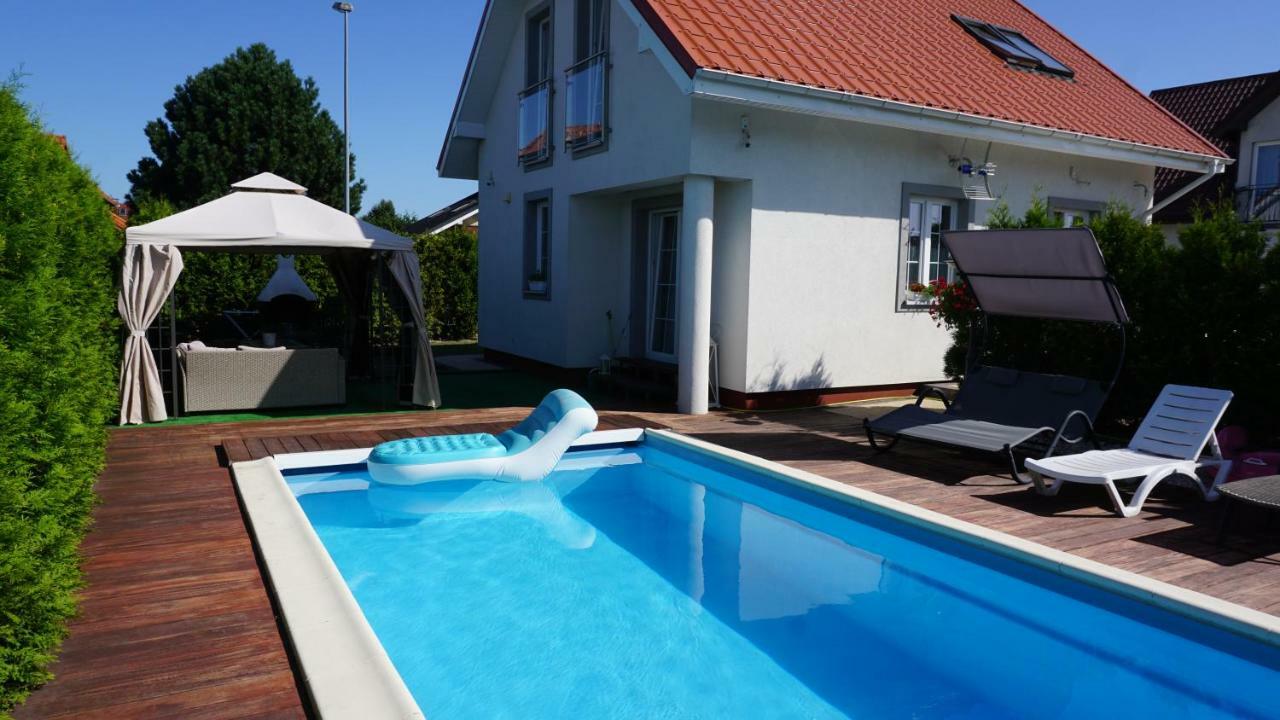 Dom Przy Basenie Villa Puck Exterior photo
